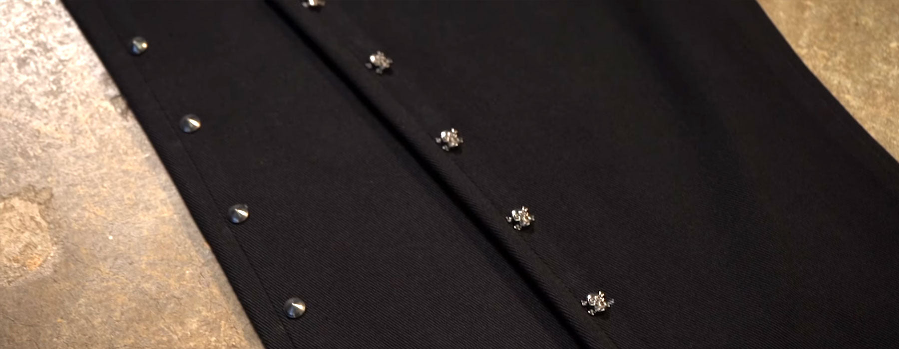 Wornstar Gauntlet and Gauntlet Skulls Pants