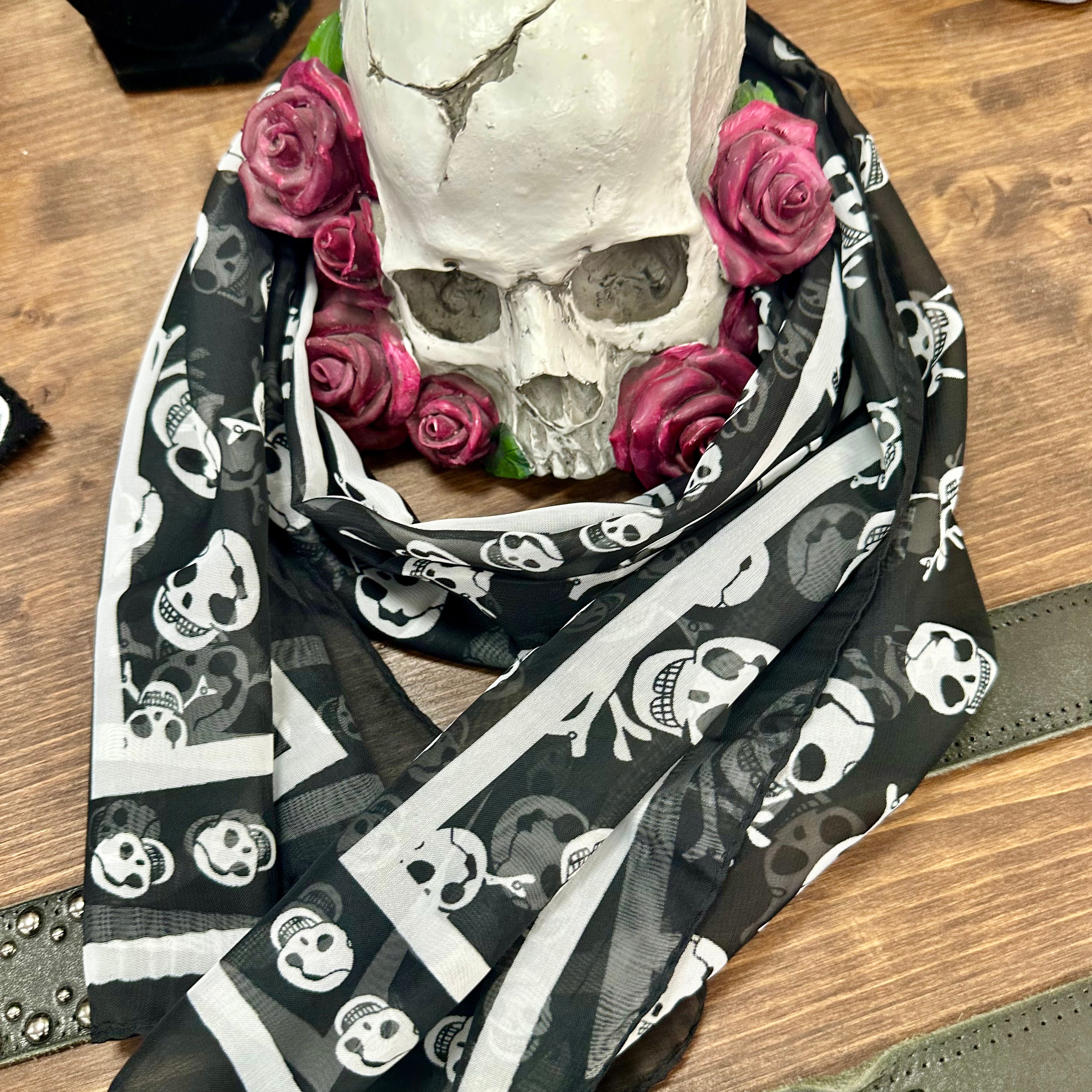 Wornstar Scarf - Skulls - Black