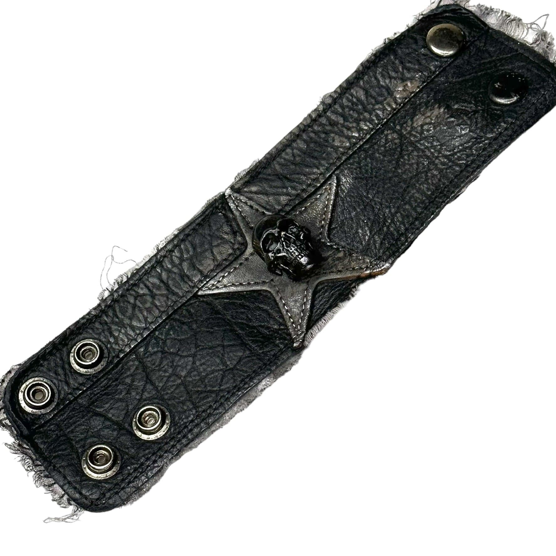 Man's custom magic band 2.0 on leather cuff.