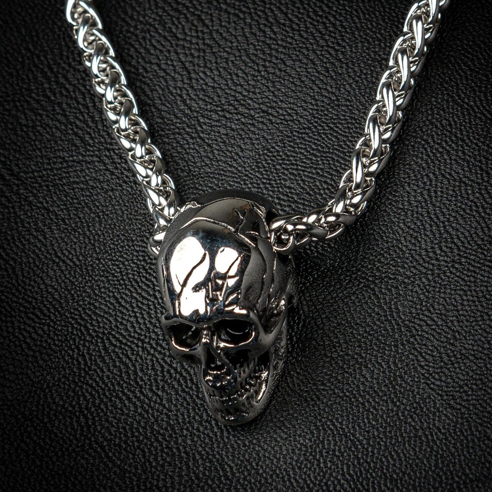 Silver Skull Pendant Necklace With A Headset - VVV Jewelry